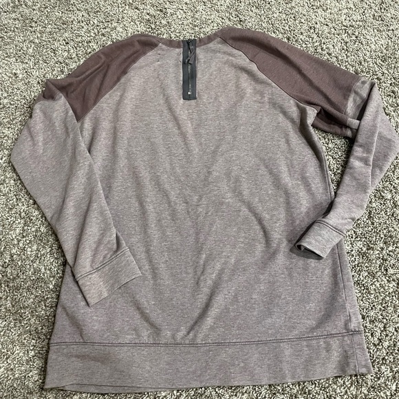 Sweatshirt - Picture 5 of 6